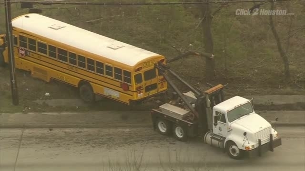 Aldine ISD driver loses control of bus